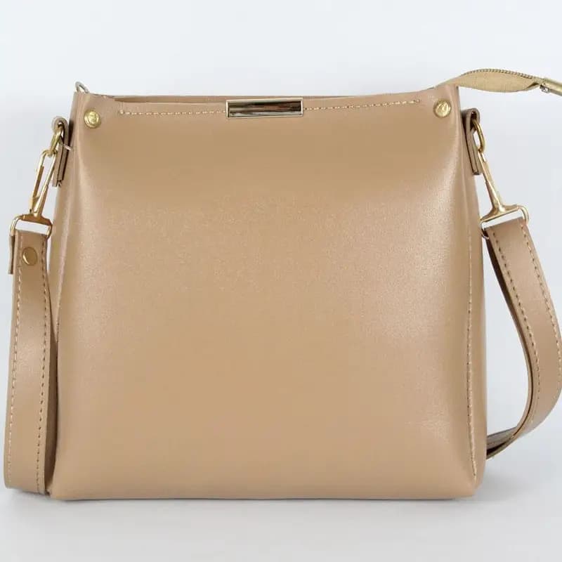 Girl's Rexine plain hand bags