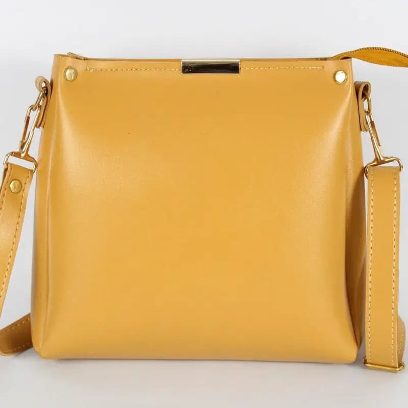 Girl's Rexine plain hand bags