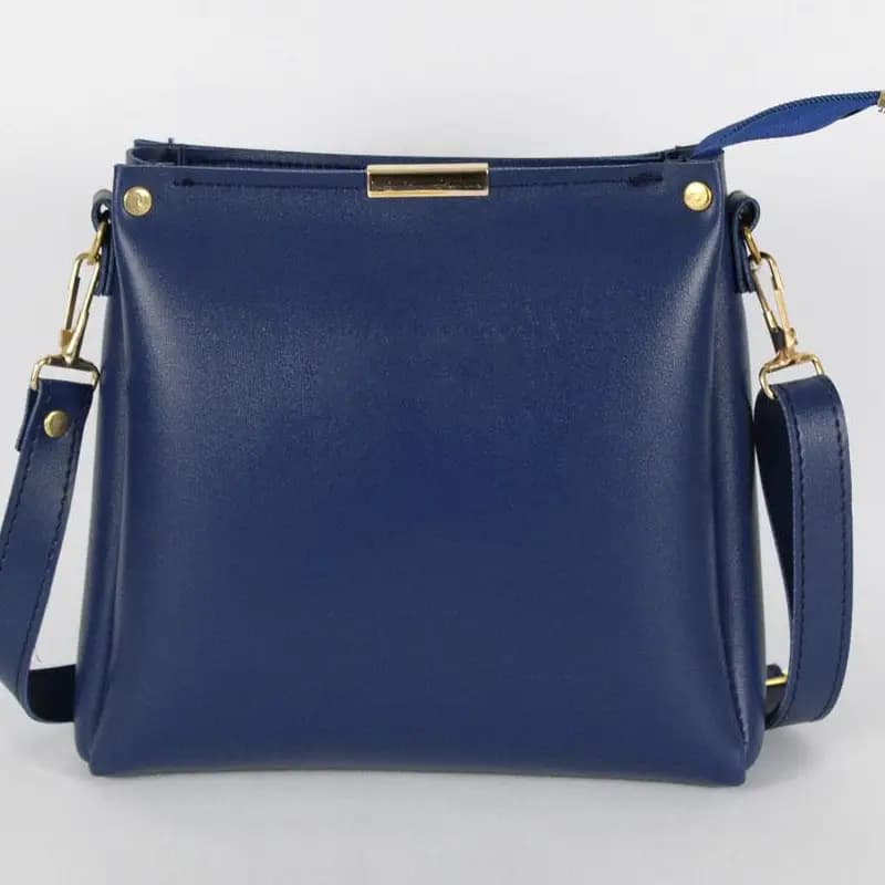 Girl's Rexine plain hand bags